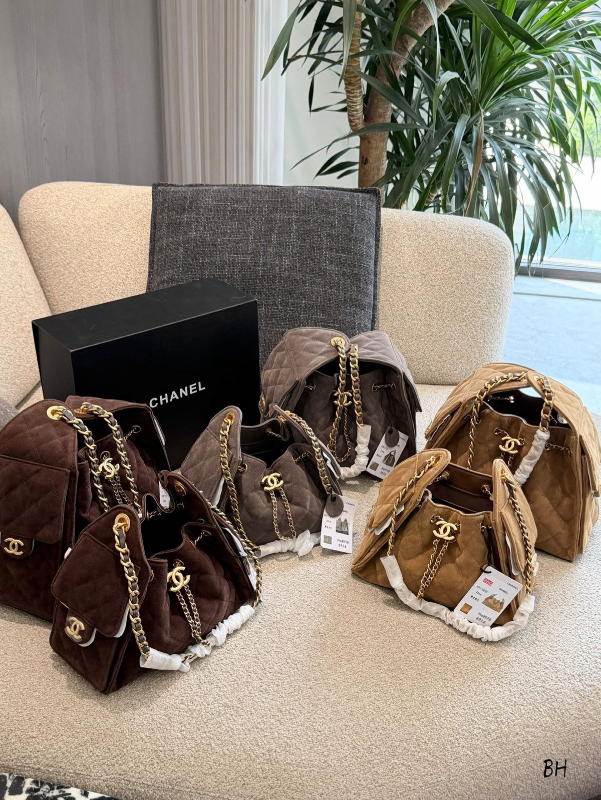 25 Suede Bag