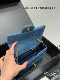 Mini Square Pearl Crush Bag