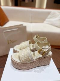 Dentelle Wedge Sandals