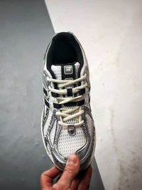 NB1906R Sneakers