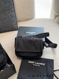 Niki Messenger Bag