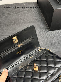 Lambskin Wallet on Chain