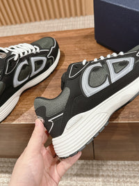 B30 Sneakers
