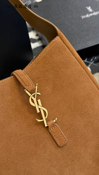 Le 5 à 7 Shoulder Bag