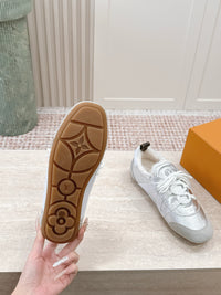 26S Sneakerina
