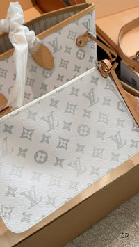 Neverfull Monogram Pearly