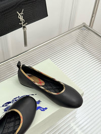 26WF Check Ballet Flats