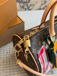 Cruise 2027 Collection Bag