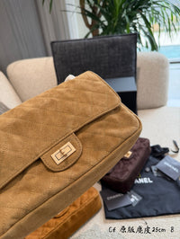 Classic Flap Medium Suede