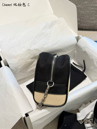 Vanity Case with Chain