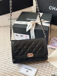 Boy Wallet On Chain