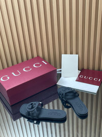 Interlocking G Slide Sandals
