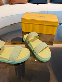 Feel Slide Sandals