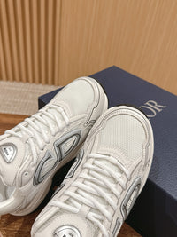 B30 Sneakers