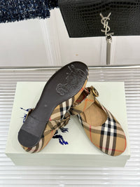 26WF Check Ballet Flats