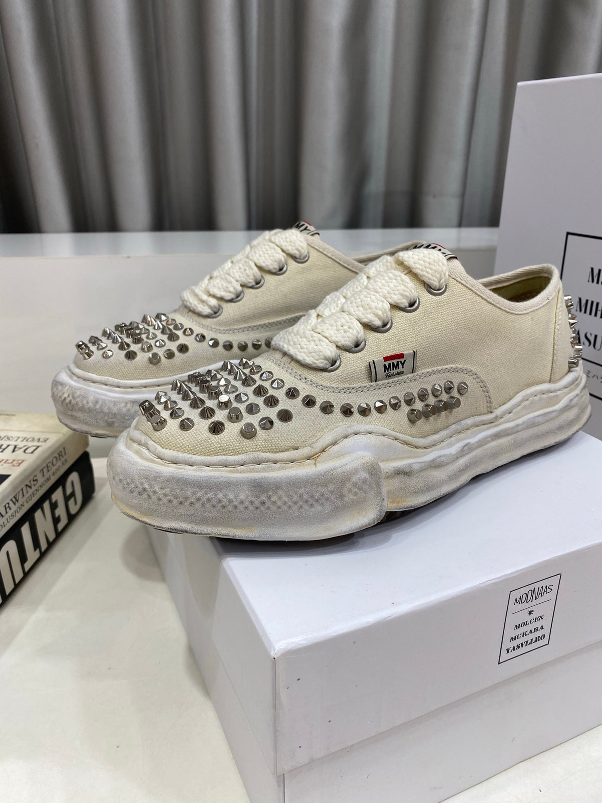 Peterson 23 Embellished Low-Top Trainers
