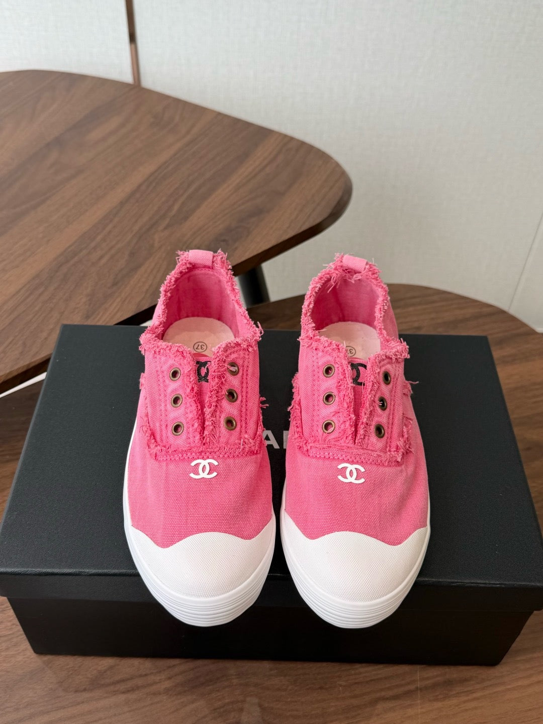26S Slip-on Sneakers