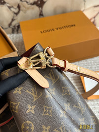 BB Bucket Bag