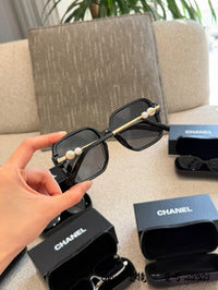 Signature Pearl Sunglasses