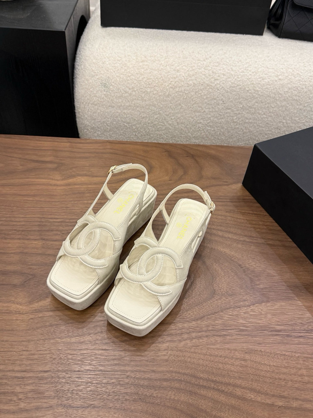 26S Platform Sandals