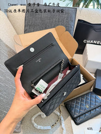 Wallet on Chain Caviar Leather