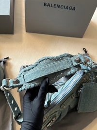 Le Cagole Small Shoulder Bag in Blue Washed Denim