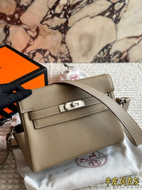 Kelly Messenger PM Bag