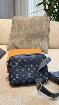 Trio Messenger Bag