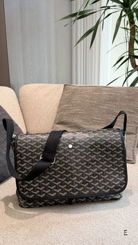 Capétien Messenger Bag