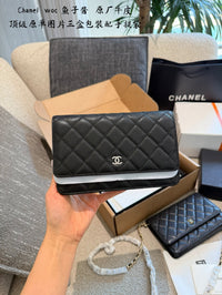 Wallet on Chain Caviar Leather