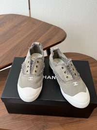 26S Slip-on Sneakers