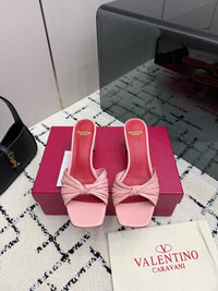 26S Garavani Annet Mules