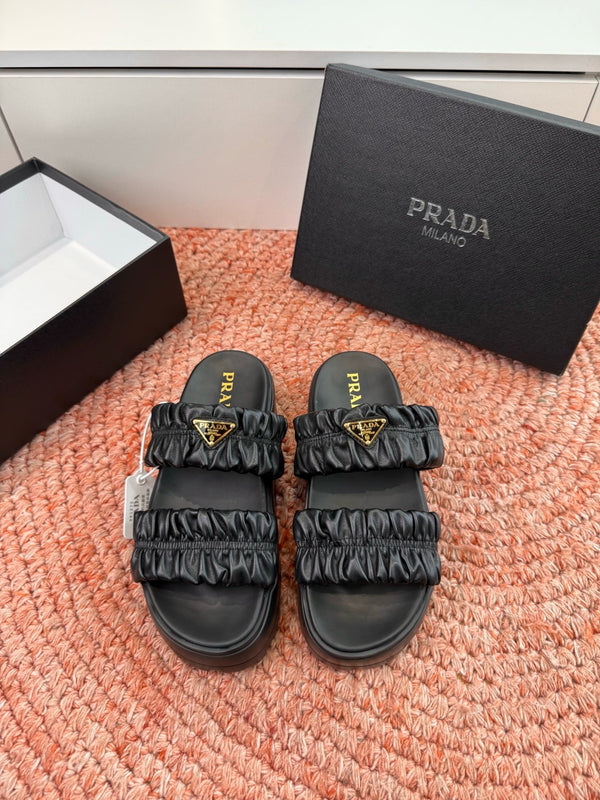 Matelassé Nappa Flatform Slides