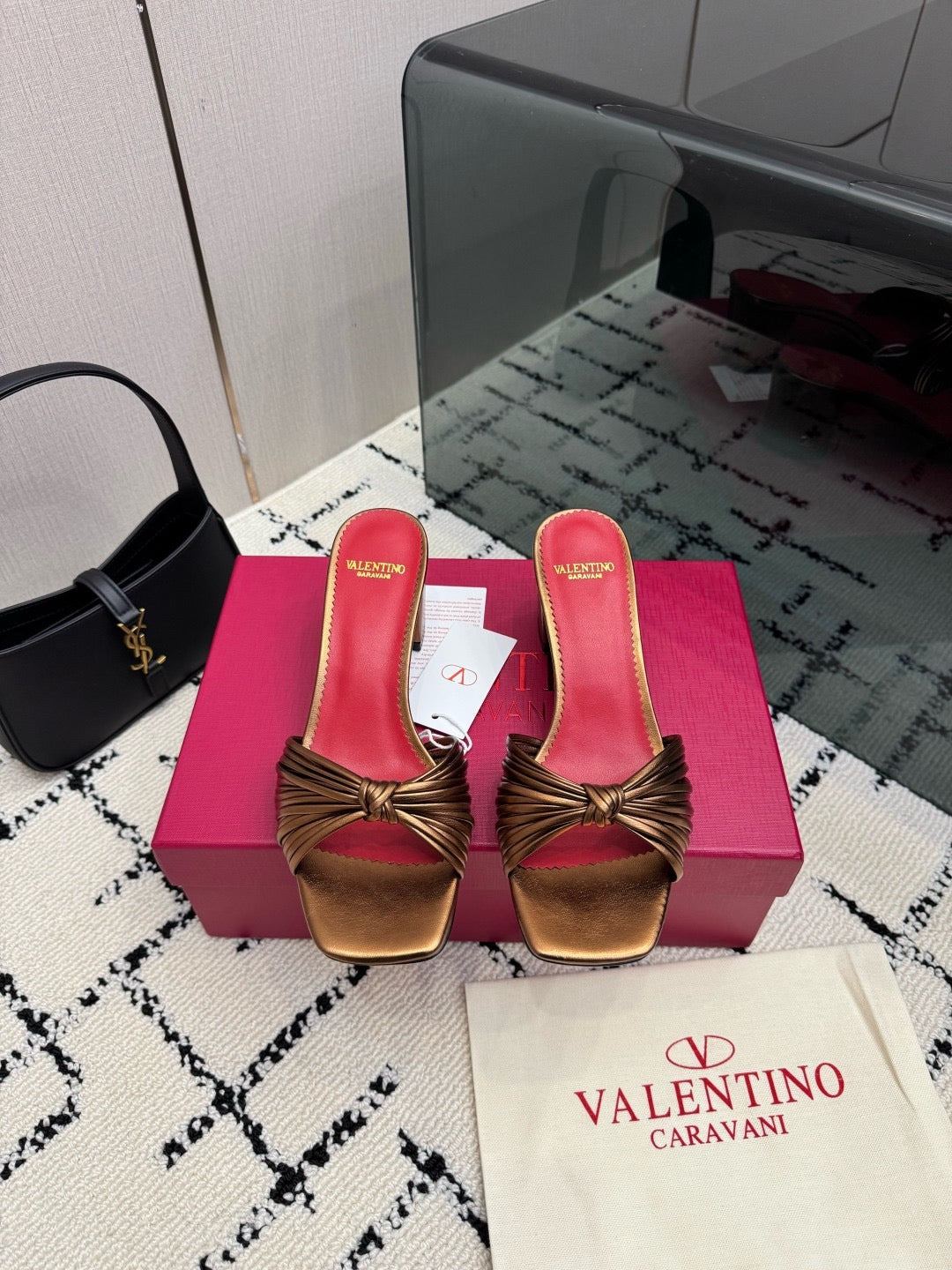 26S Garavani Annet Mules