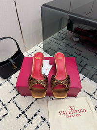 26S Garavani Annet Mules