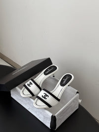 26B Kitten Heel Slides
