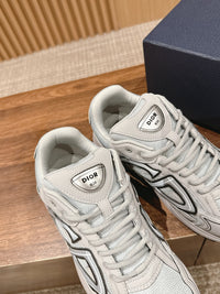 B30 Sneakers