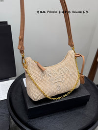 Re-Edition Crochet Shoulder Bag