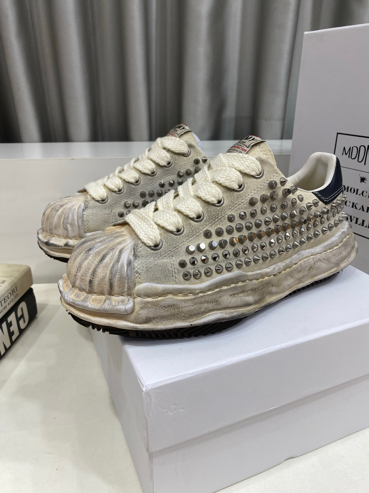Peterson 23 Embellished Low-Top Trainers