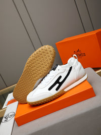 Trail Sneakers