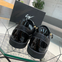 Low Top Sneakers
