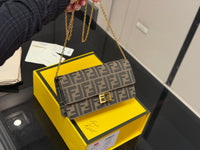 Baguette Wallet On Chain