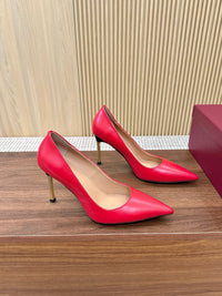 Bombshell Pumps