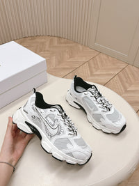 Wmns Chrono Sneakers