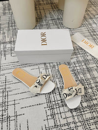 J'Adior Slides