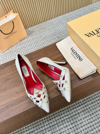 Garavani Studdy Pumps