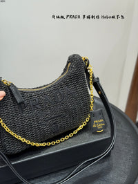 Re-Edition Crochet Shoulder Bag