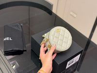 Round Clutch with Chain
