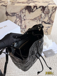 D-Motion Bucket Bag