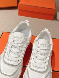 26S Bouncing Sneakers